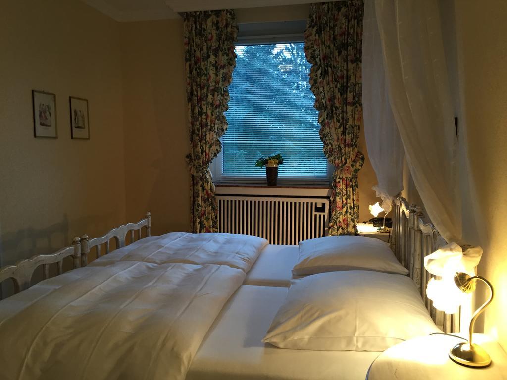 Haus Litzbruck Otel Düsseldorf Oda fotoğraf